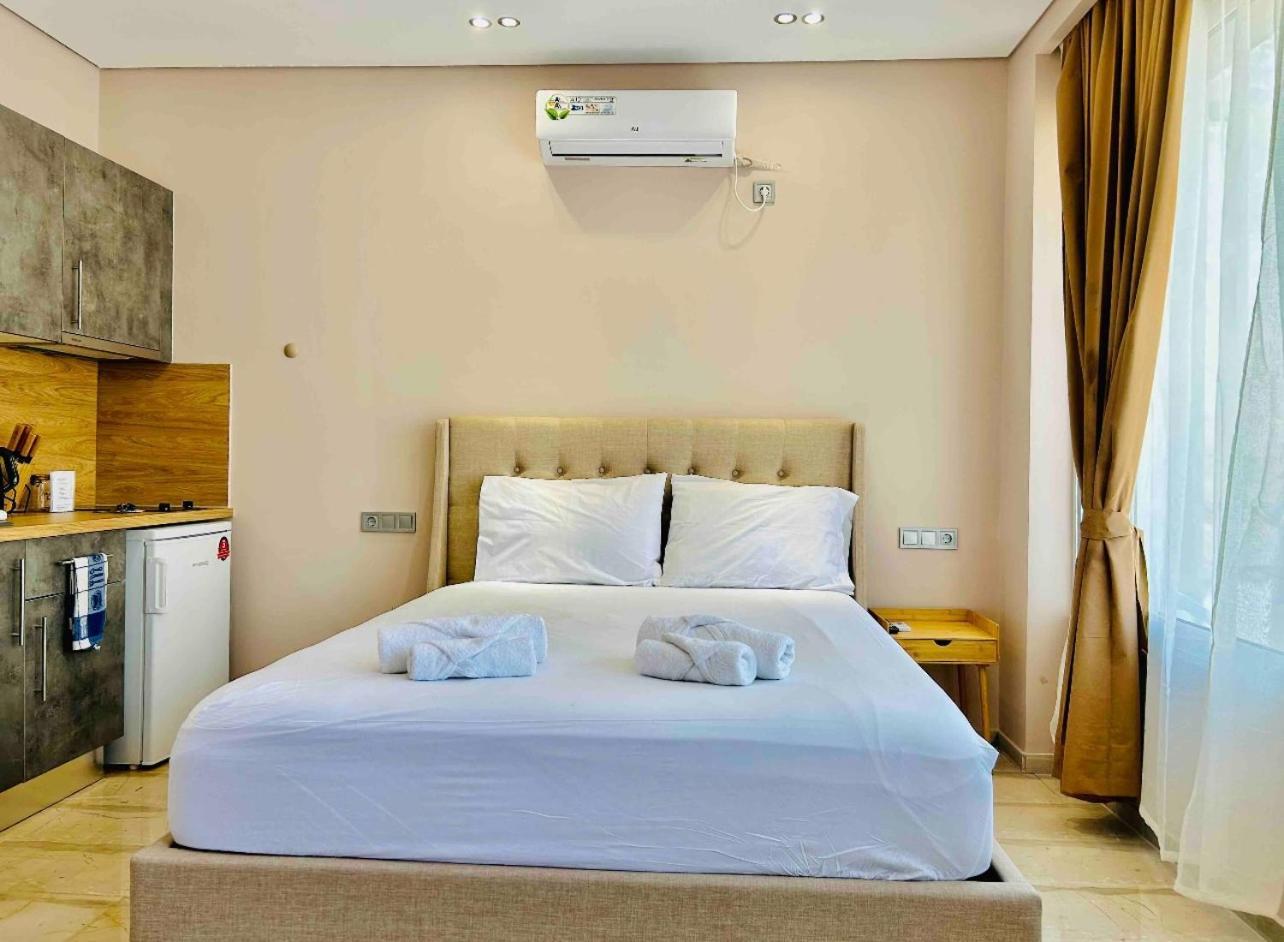 Port Twins Suites No2 Piraeus Buitenkant foto
